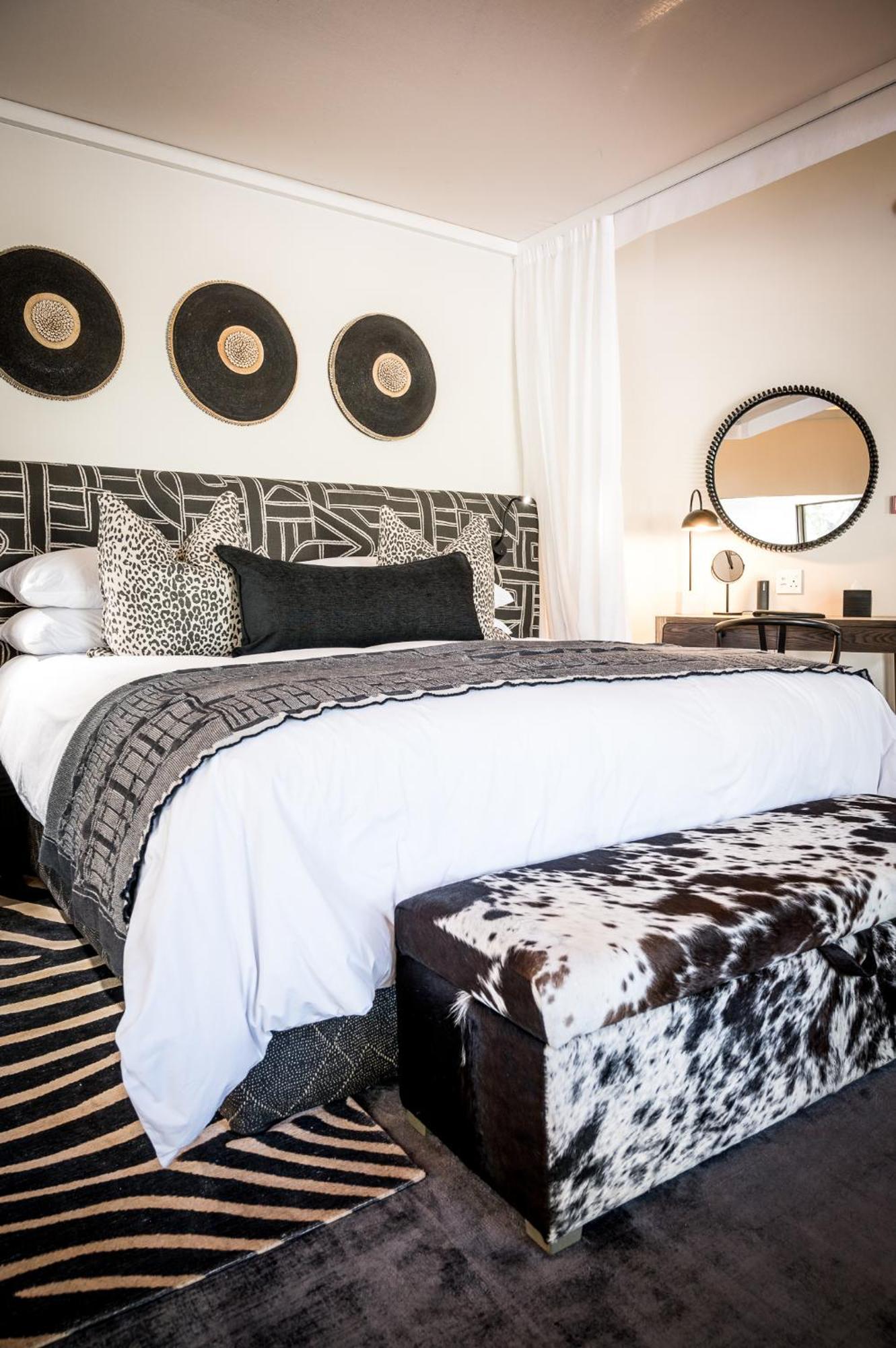 Serondella Safari Lodge Thornybush viltreservat Rum bild