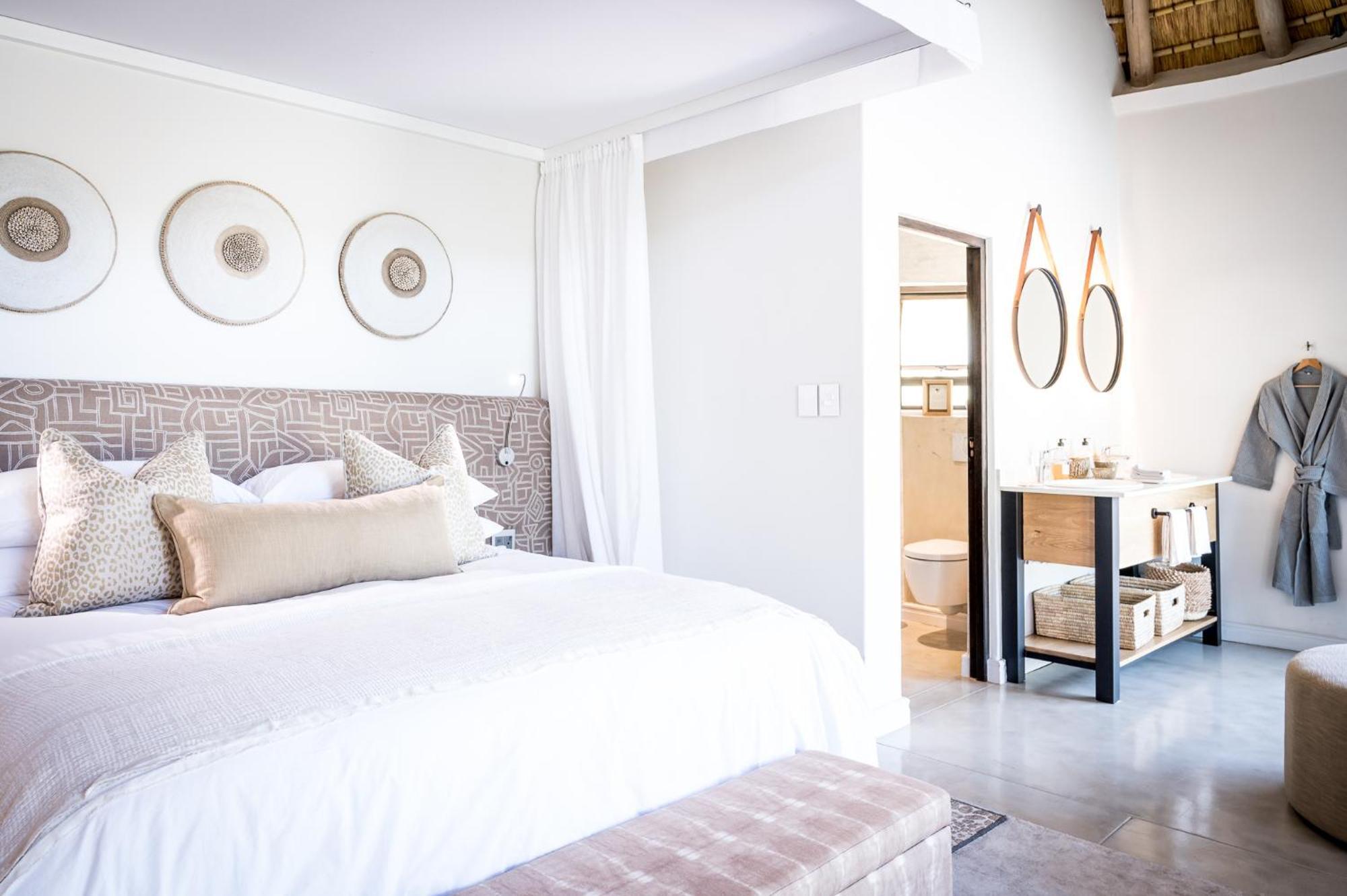 Serondella Safari Lodge Thornybush viltreservat Rum bild