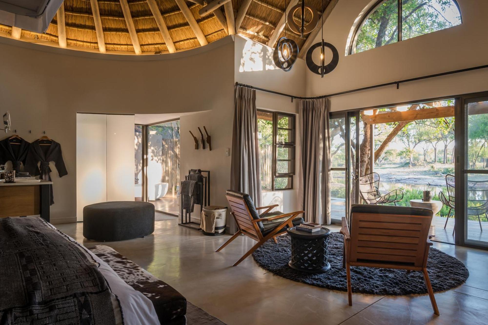 Serondella Safari Lodge Thornybush viltreservat Rum bild