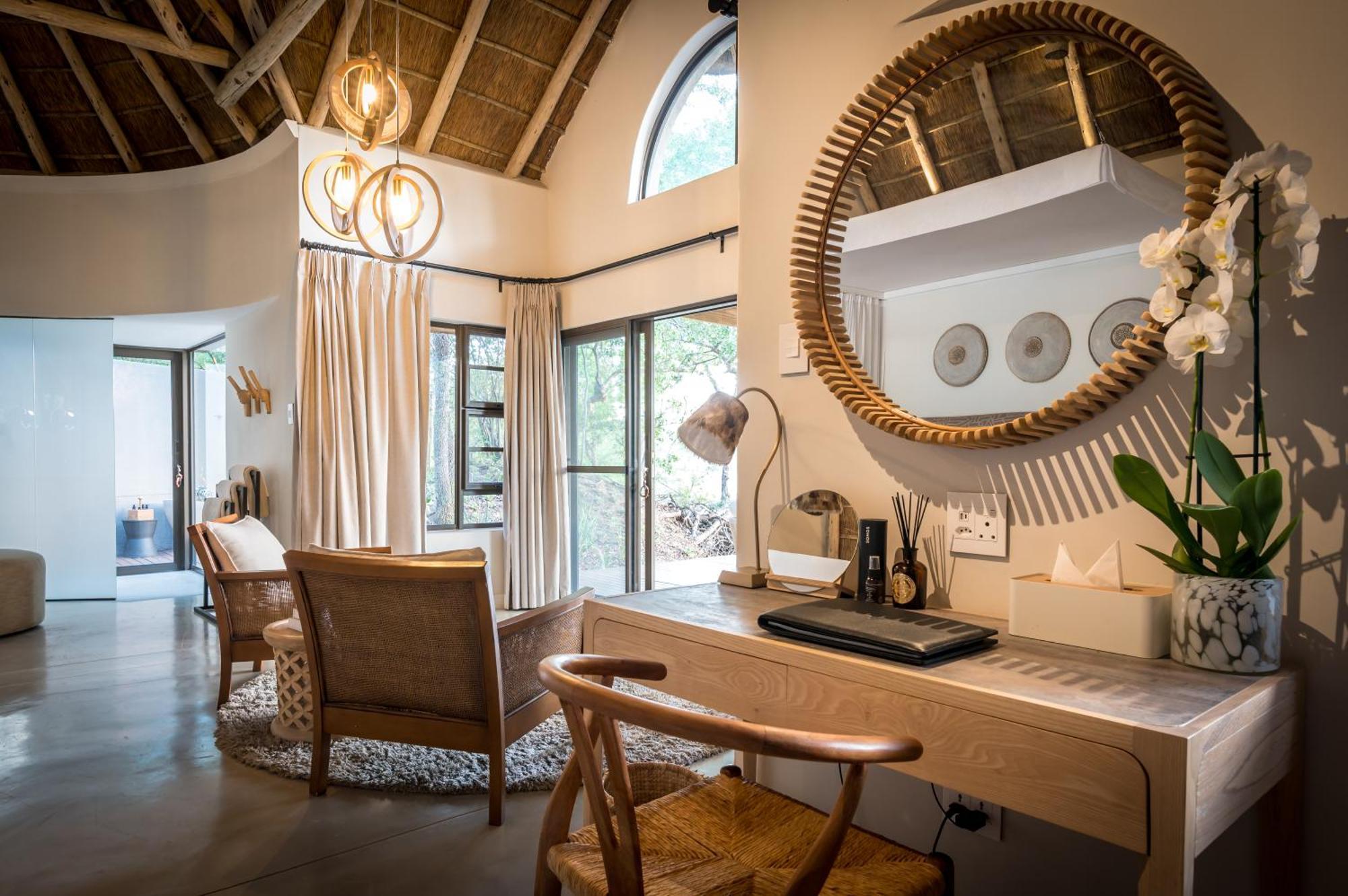 Serondella Safari Lodge Thornybush viltreservat Rum bild